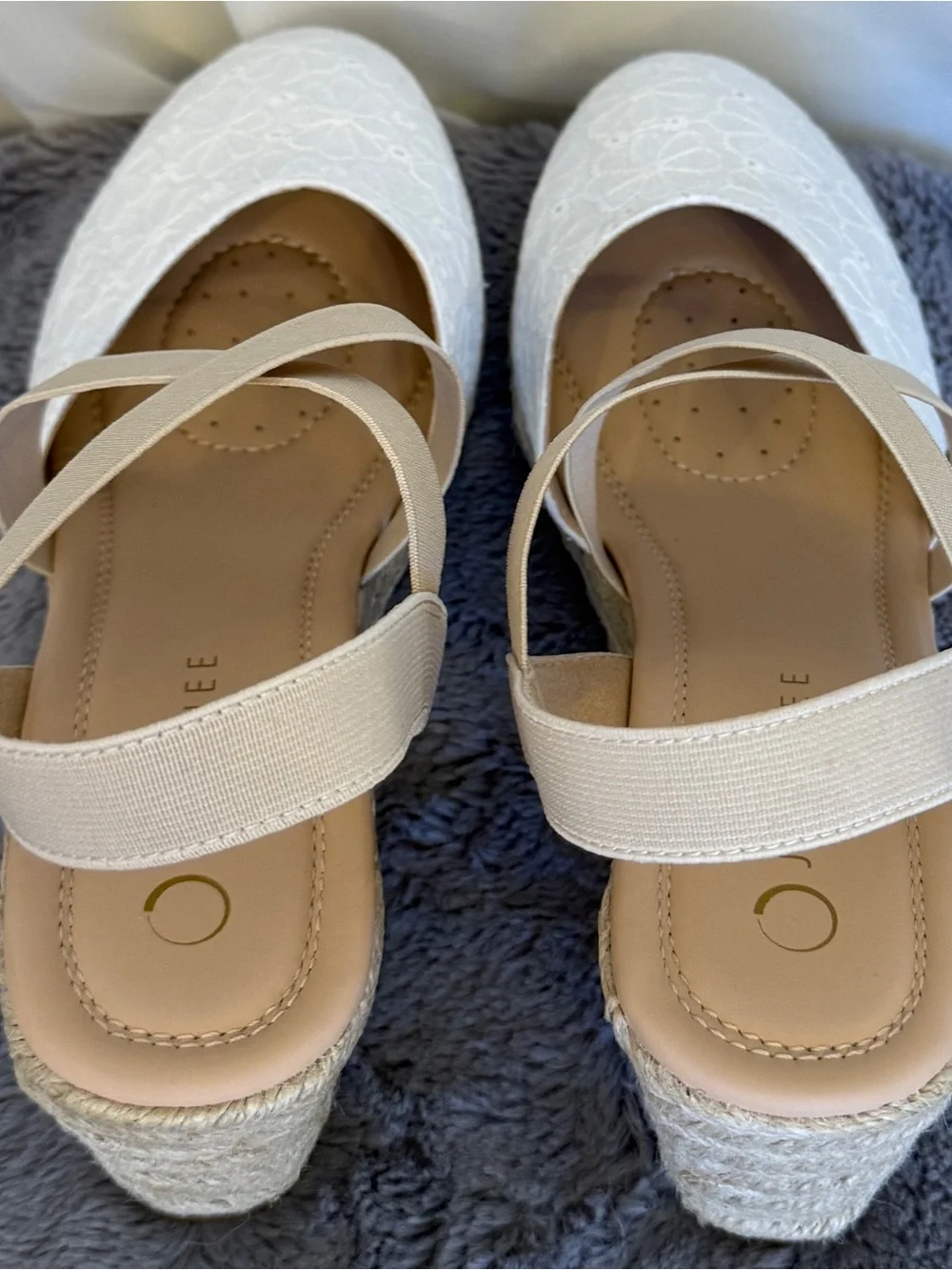 Journee Collection Ashlee White Espadrille Wedge Sandals 11W New